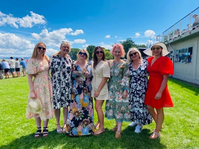 Omakau fashion judges